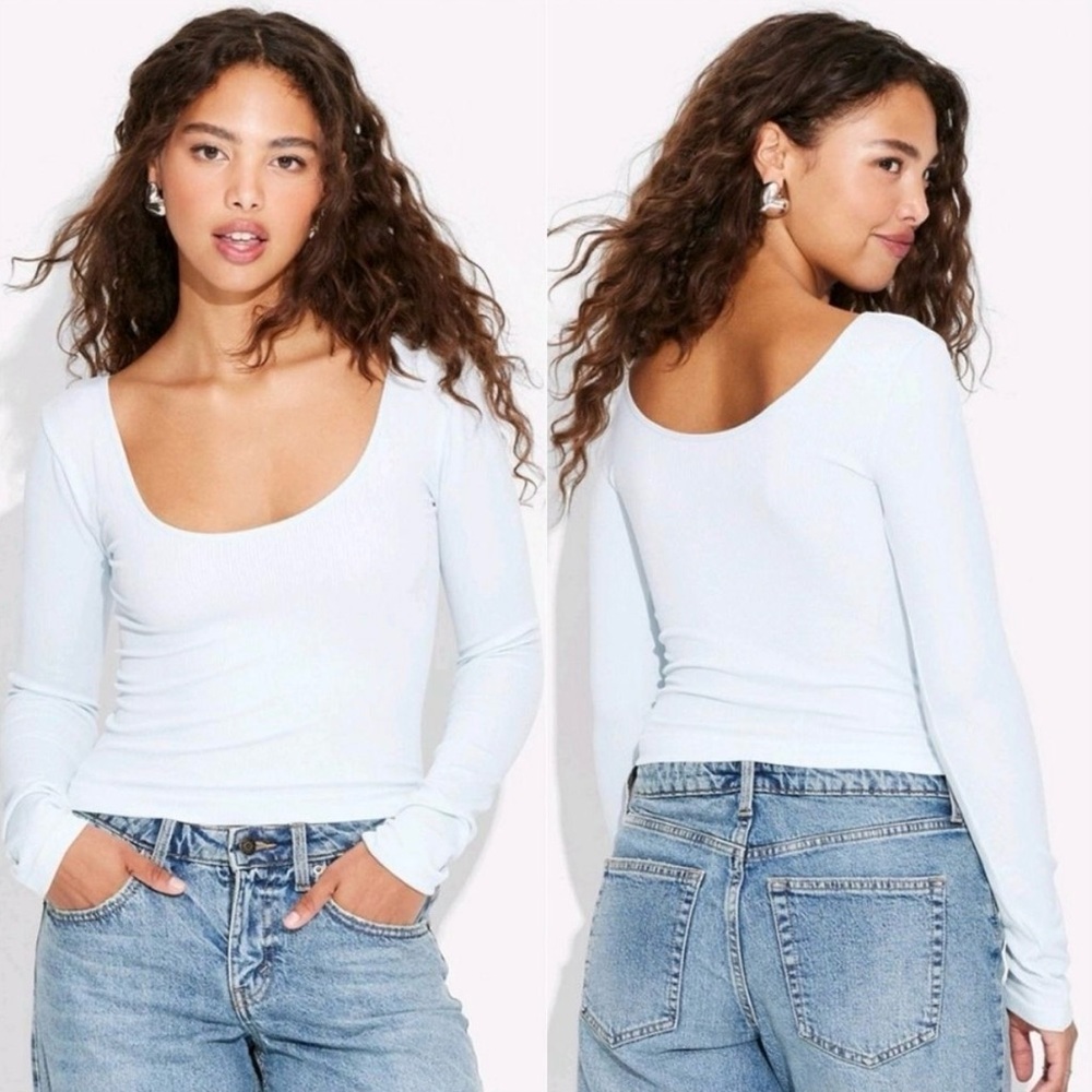 Wild Fable Women's Long Sleeve Seamless Double Scoop Neck Top Soft Blue size M.